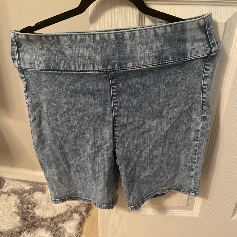 Junior’s size large jean like biker shorts. Fits more like a medium. Never worn